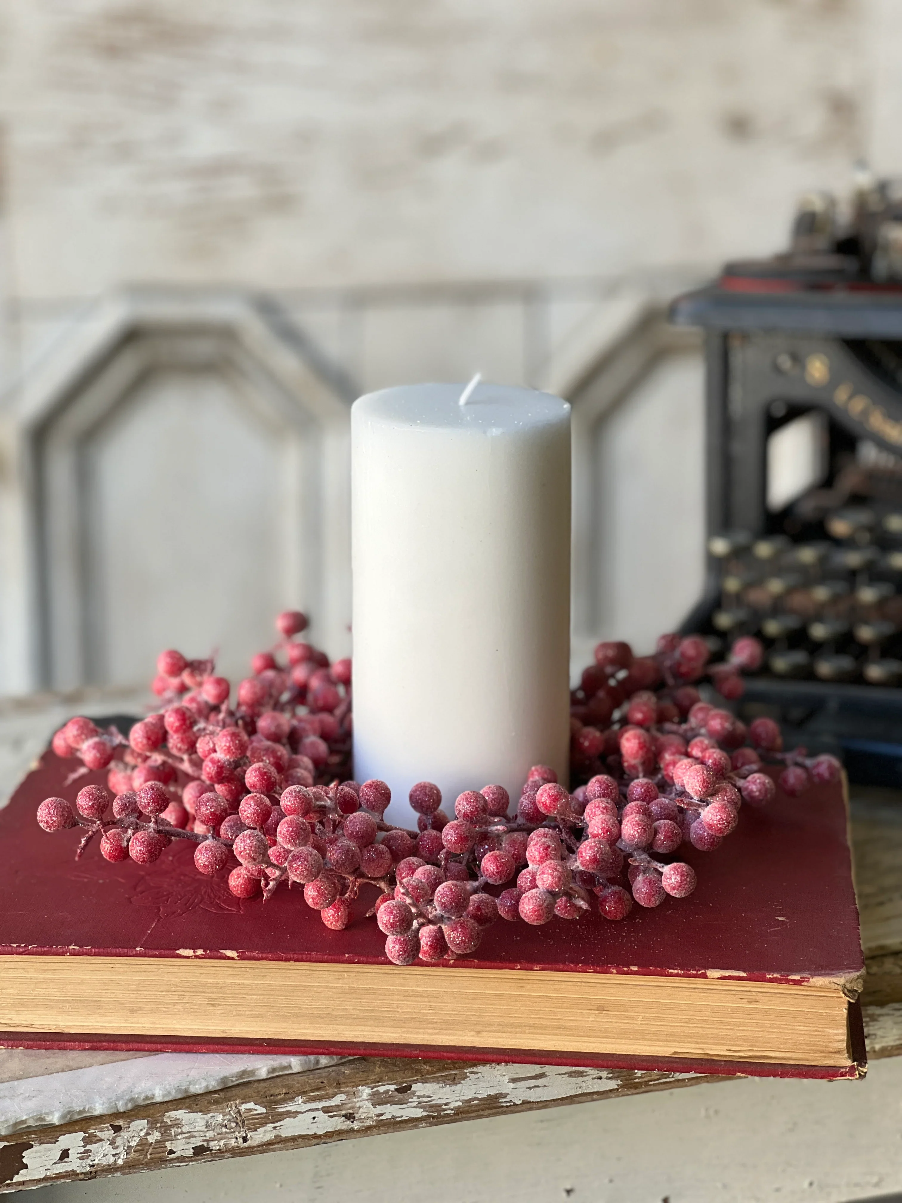 9" Frosted Fizzy Berry Candle Ring Wreath with 3.5" Inner - Image 4
